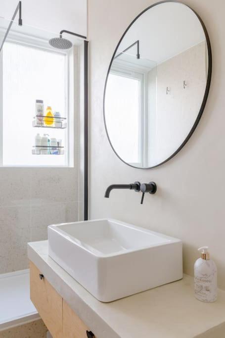 Unique 3bd Flat In Hoxton With Private Garden * Londra